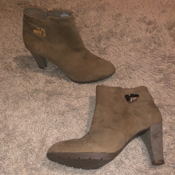 anne klein booties suede